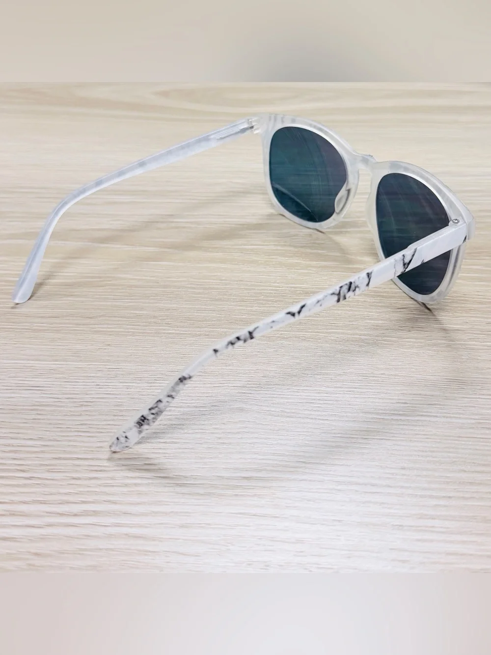 Blenders Eyewear Alumni Queen Sunglasses (Marble/Pink Mirror)
